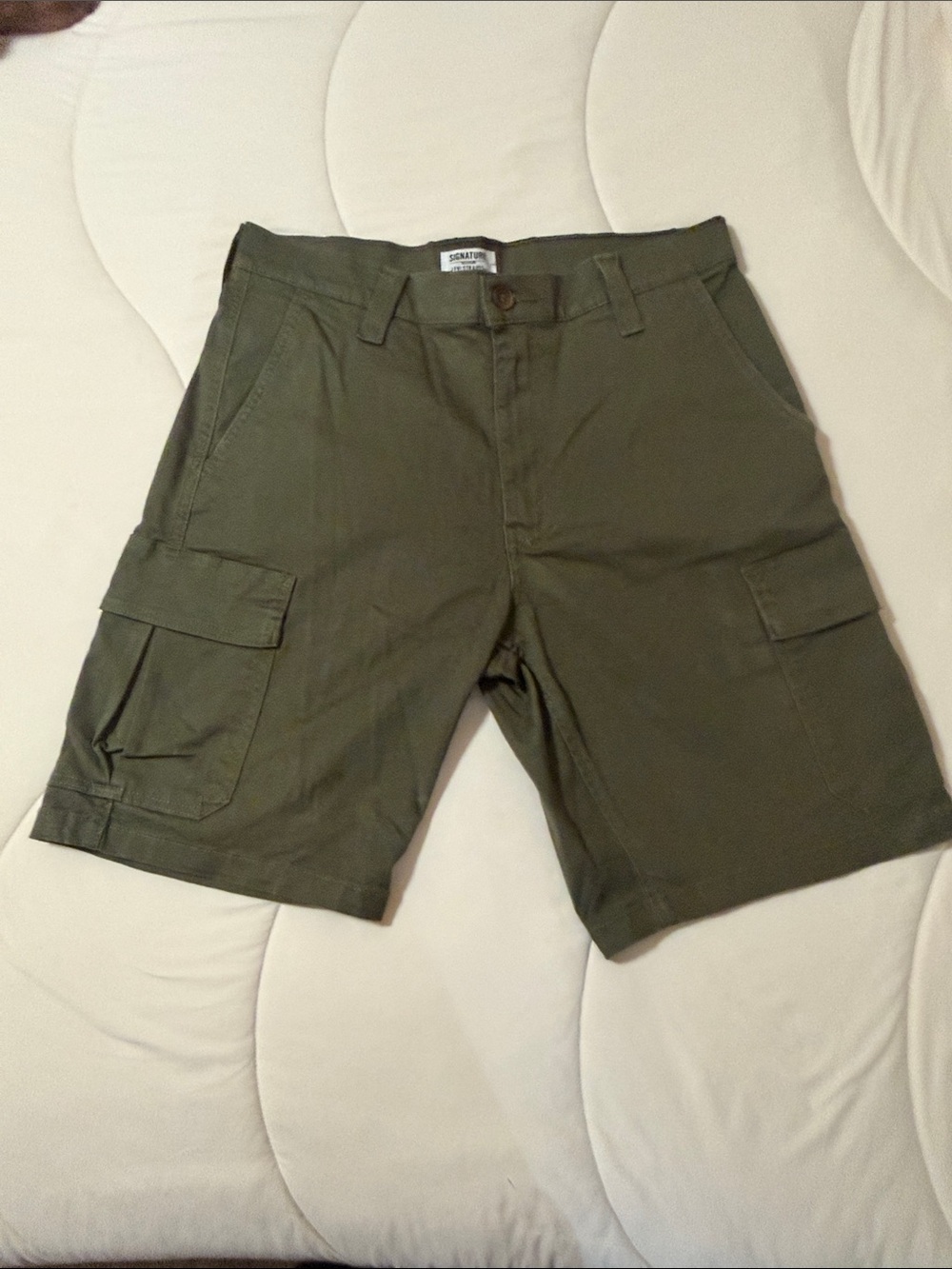 Signature Men's Olive Green Cargo Shorts